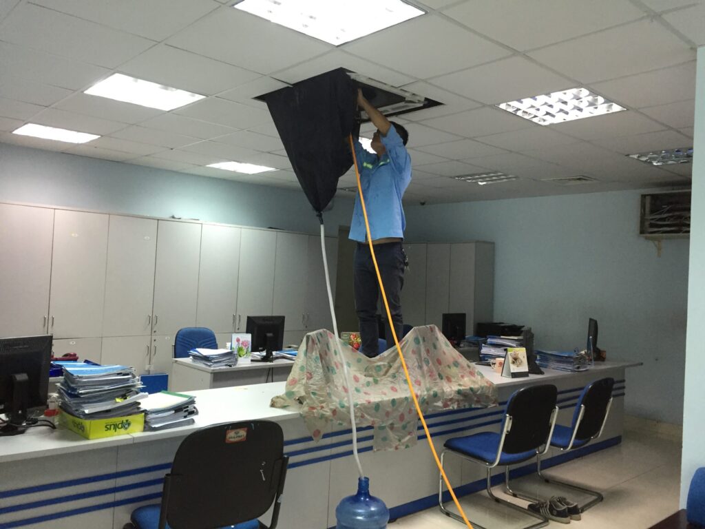 Dịch vụ vệ sinh máy lạnh định kỳ tại Dĩ An và Thuận An